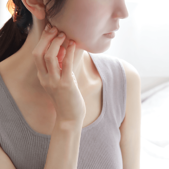 フェイスラインが気になる女性